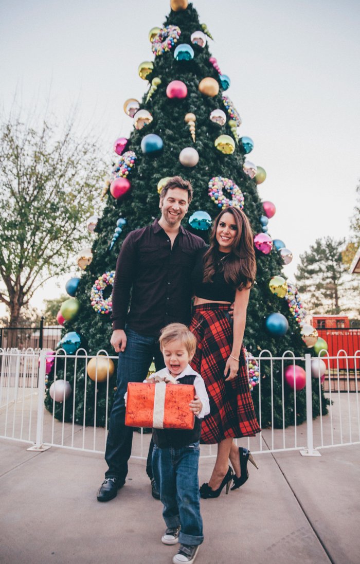 5 Cute and Foolproof Family Photoshoot Outfits for the Holidays