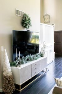 How to Decorate Your Living Room for Christmas (When You Don’t Have a ...