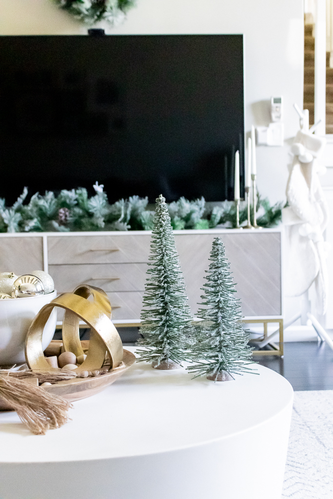 decorate living room for christmas without mantle fireplace