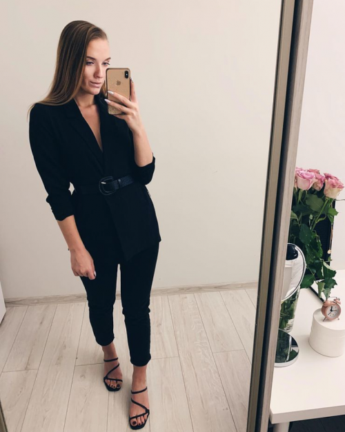 all black outfit with jeans