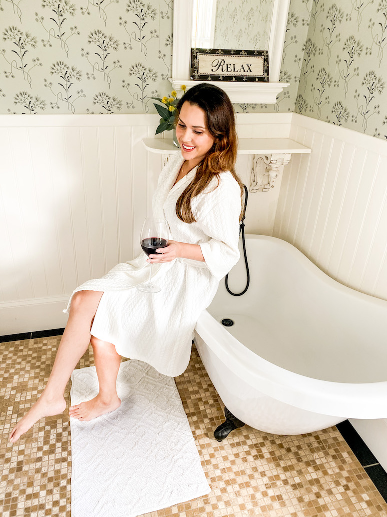 5 Ways to Turn Your Bath Into an At-Home Spa Oasis