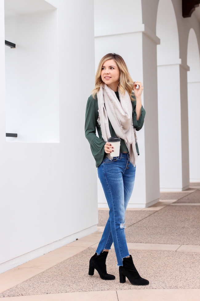 botas de calcetín con traje de jeans