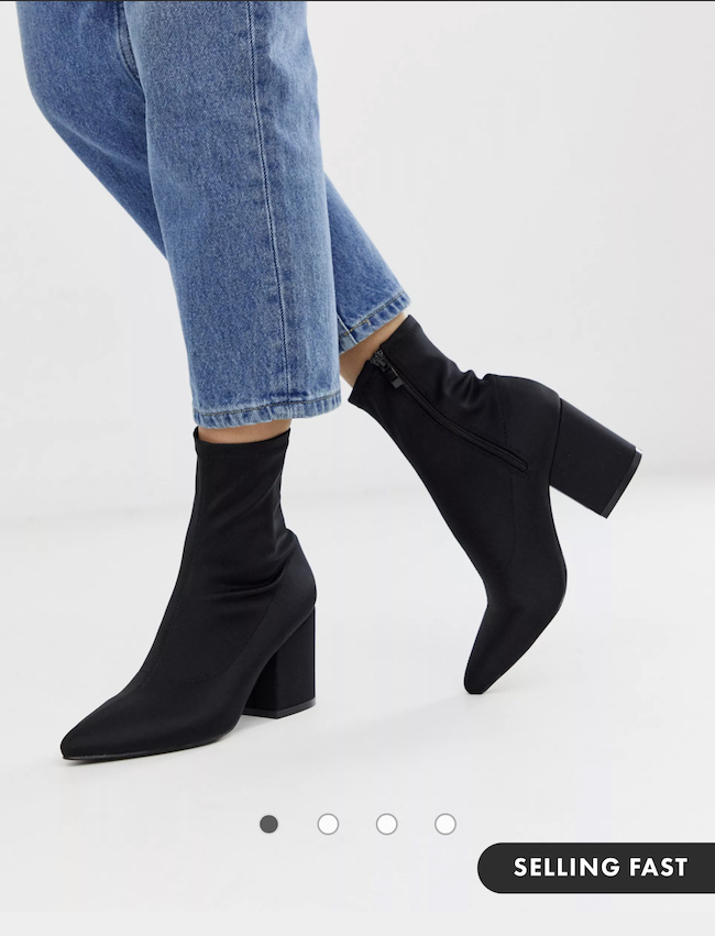 botines de calcetín con traje de jeans