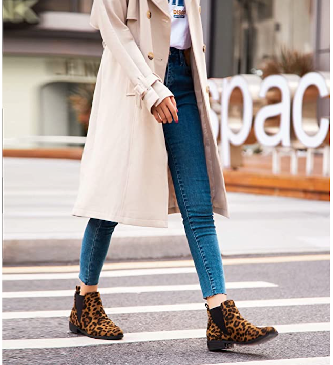 Outfits with leopard boots deals