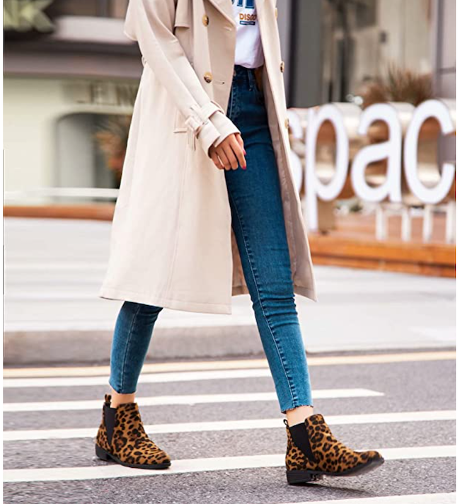 leopard print boots outfit ideas with jeans