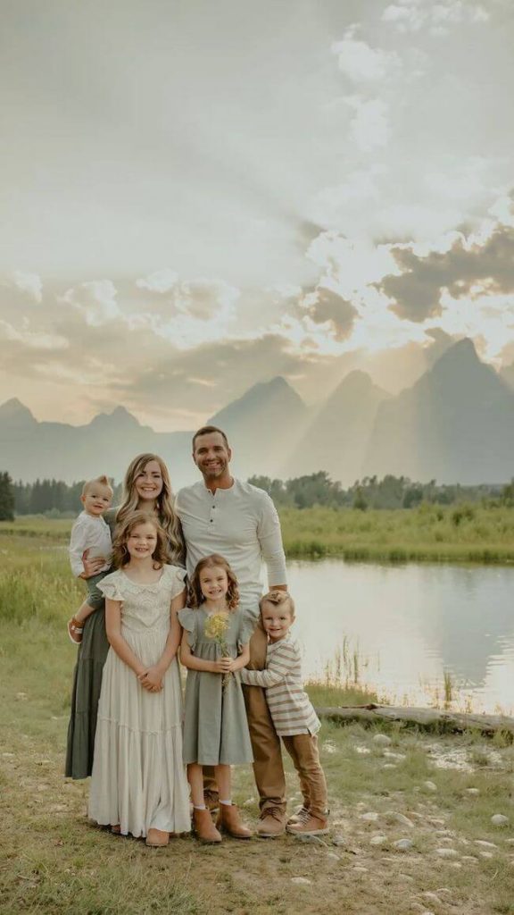 Summer family photoshoot outfits, green, cream, white