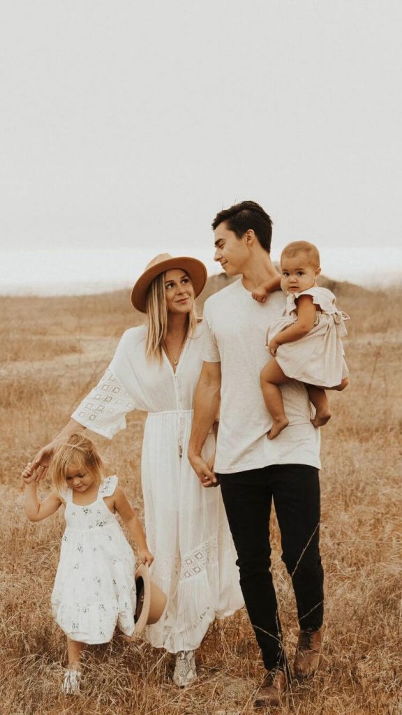 Summer family photoshoot, white outfits