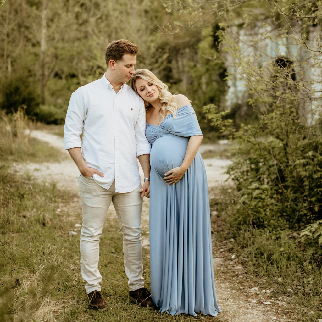 40+ Of the Cutest Maternity Outfits for Pictures - Life with Mar