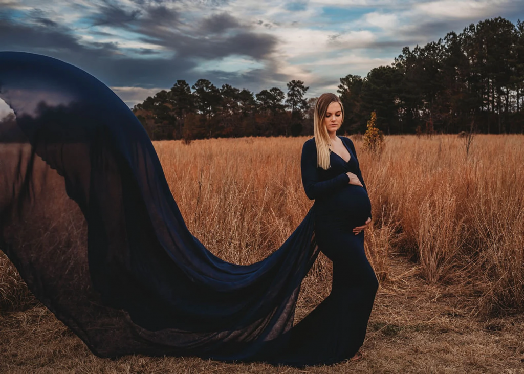 black dress for maternity pictures 