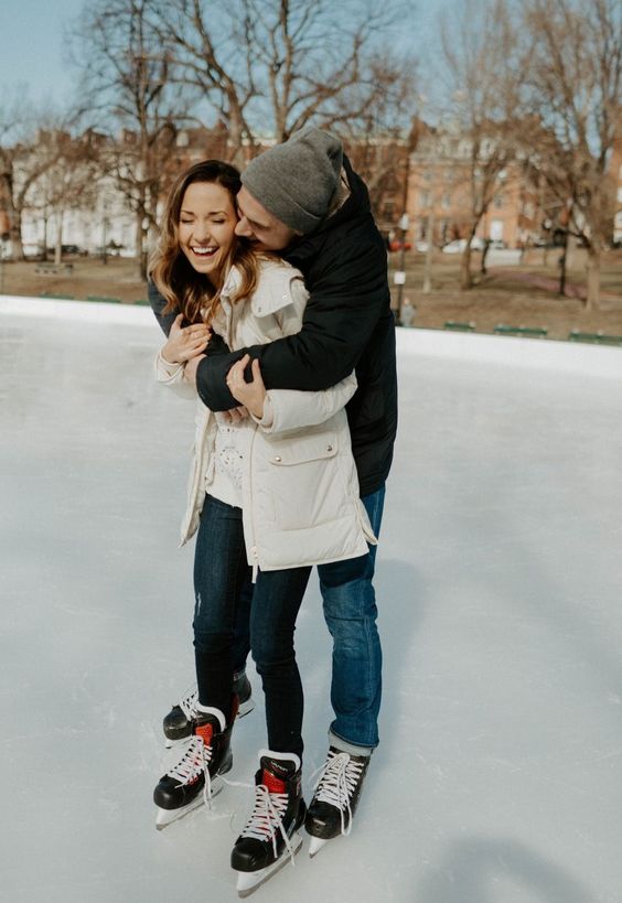 couple ice skating, outfits to wear ice skating