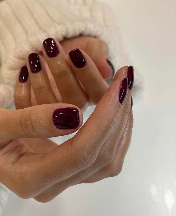 burgundy fall nails for back to school