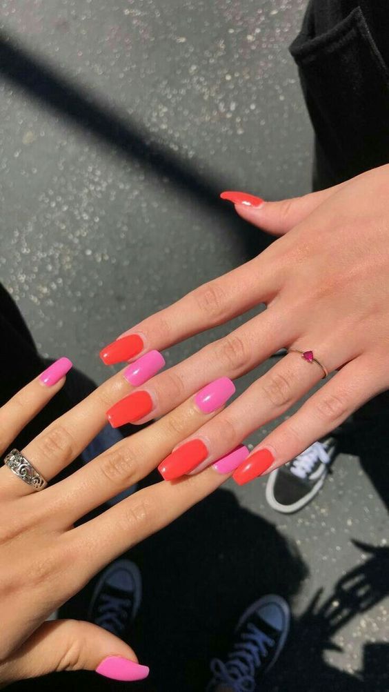 colorblock nail idea for school with friends matching nail inspiration