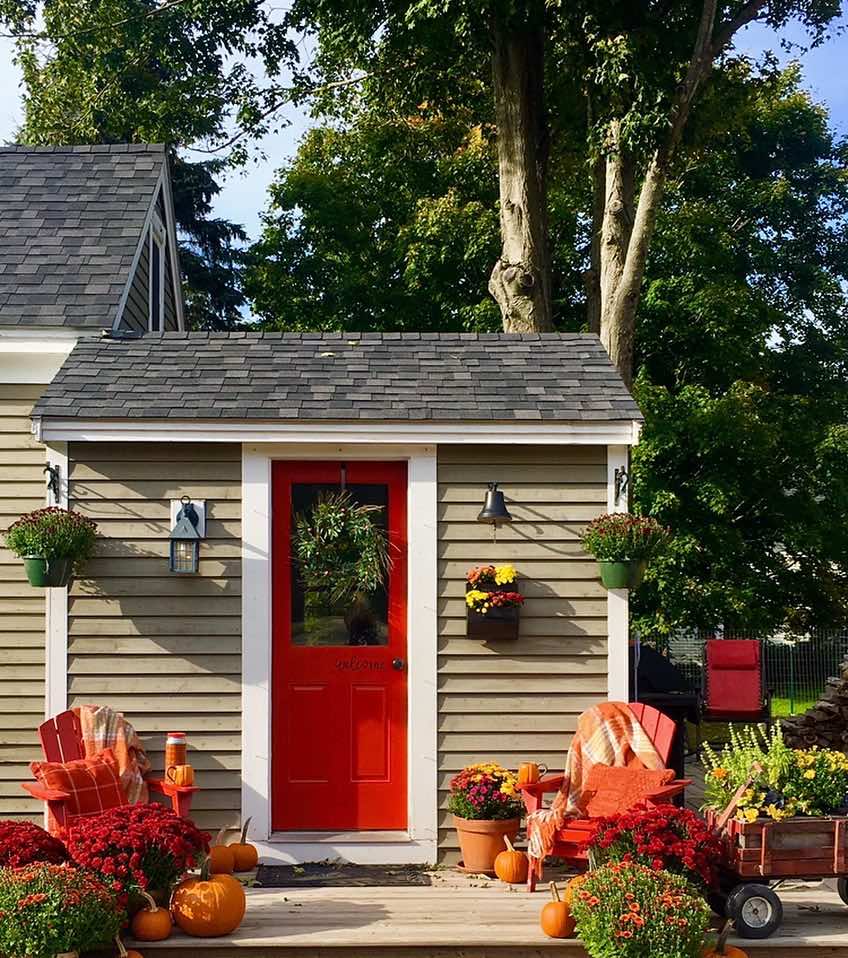 red front door decor idea for all