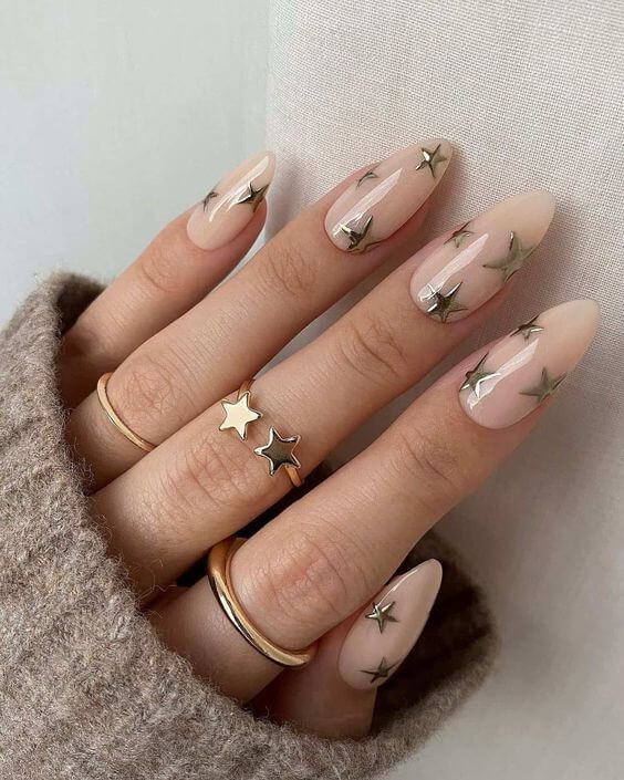 christmas star trend for holiday season nails