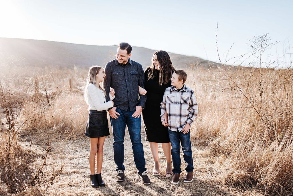 black and white winter family photoshoot idea