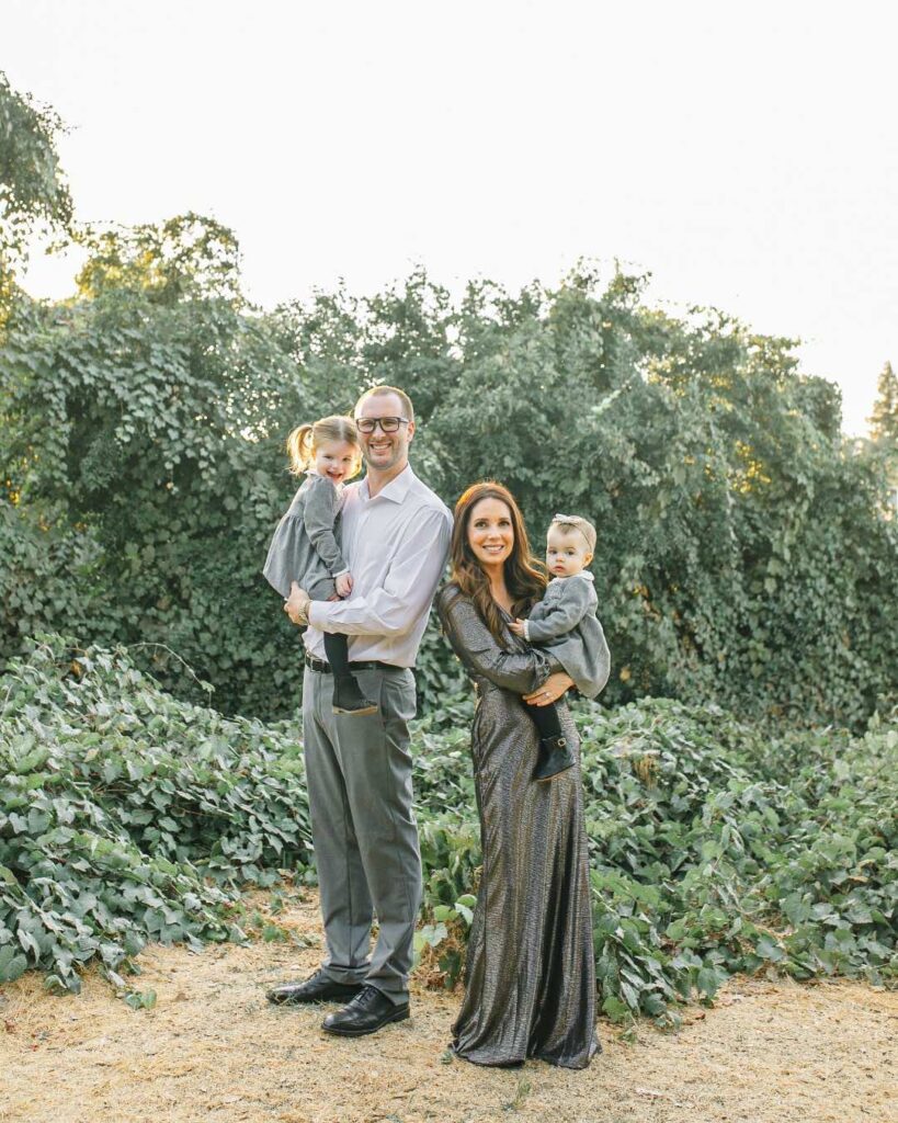 green and white family photo idea