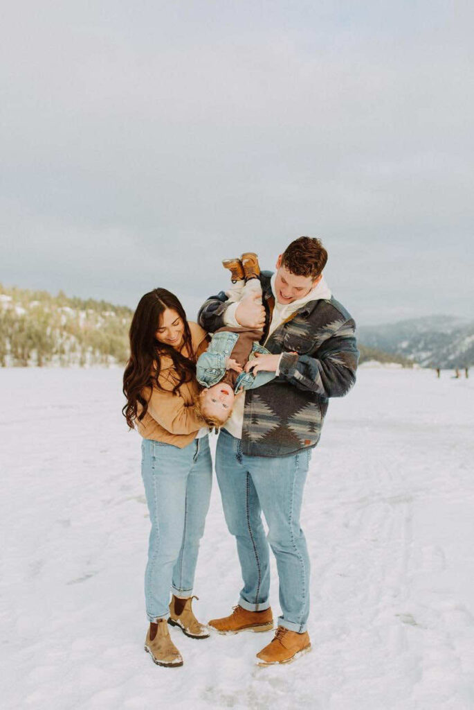 denim casual winter family photoshoot idea