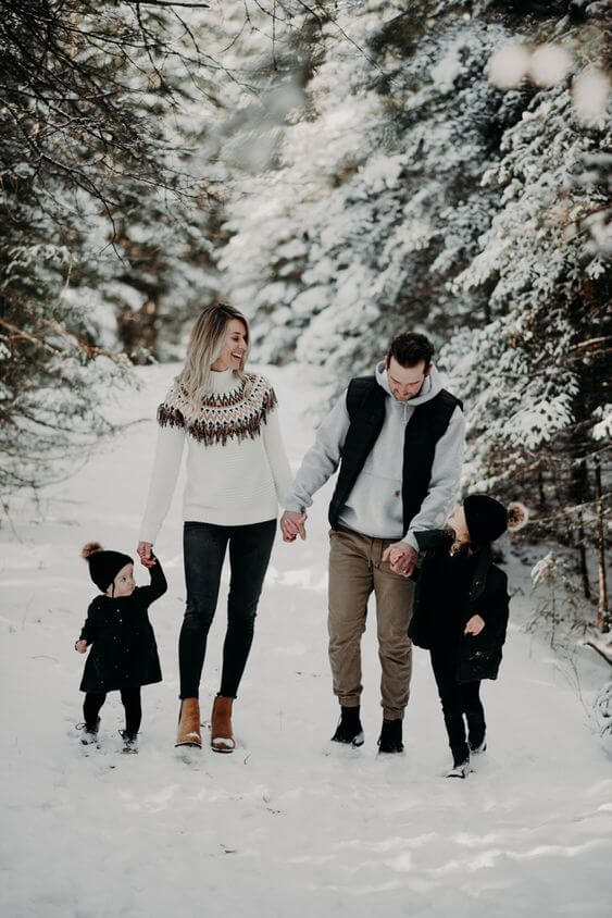 winter photoshoot ideas for families