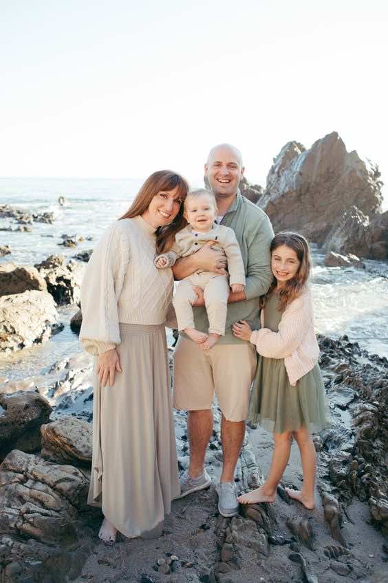 sage green winter family photoshoot ideas