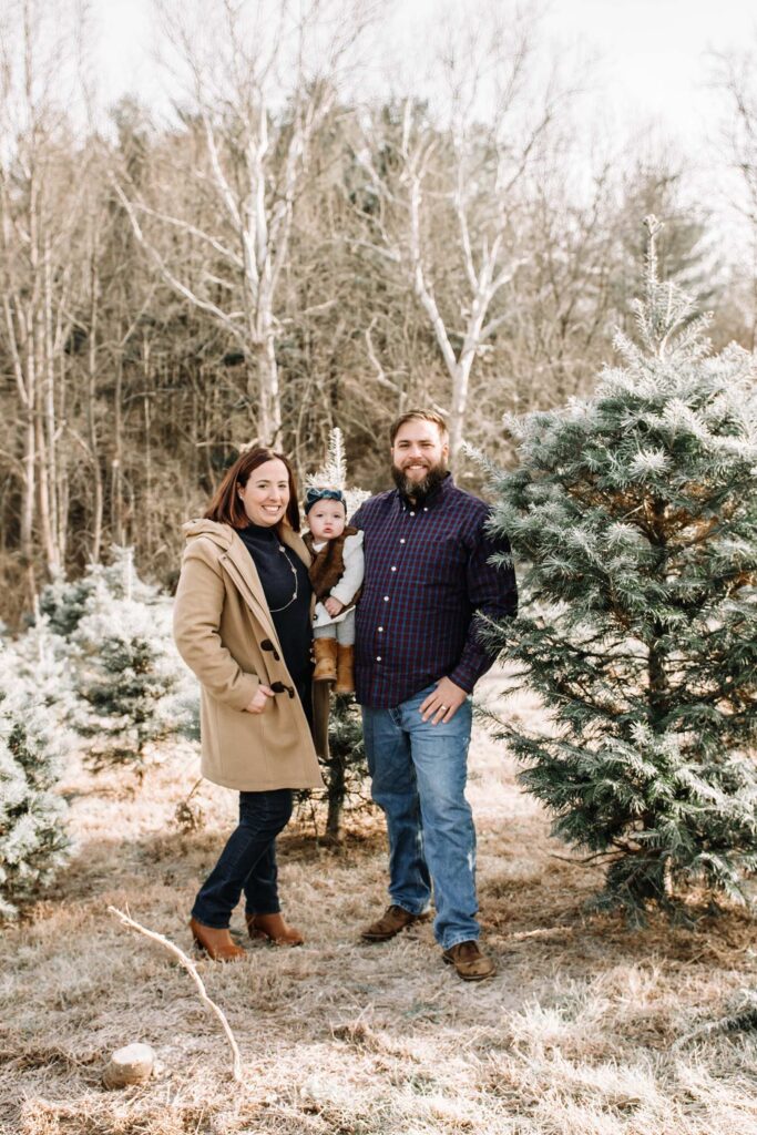 casual family photo outfit ideas for winter 