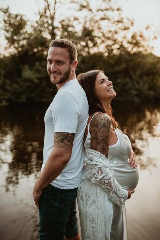 outdoors couples maternity photoshoot ideas 