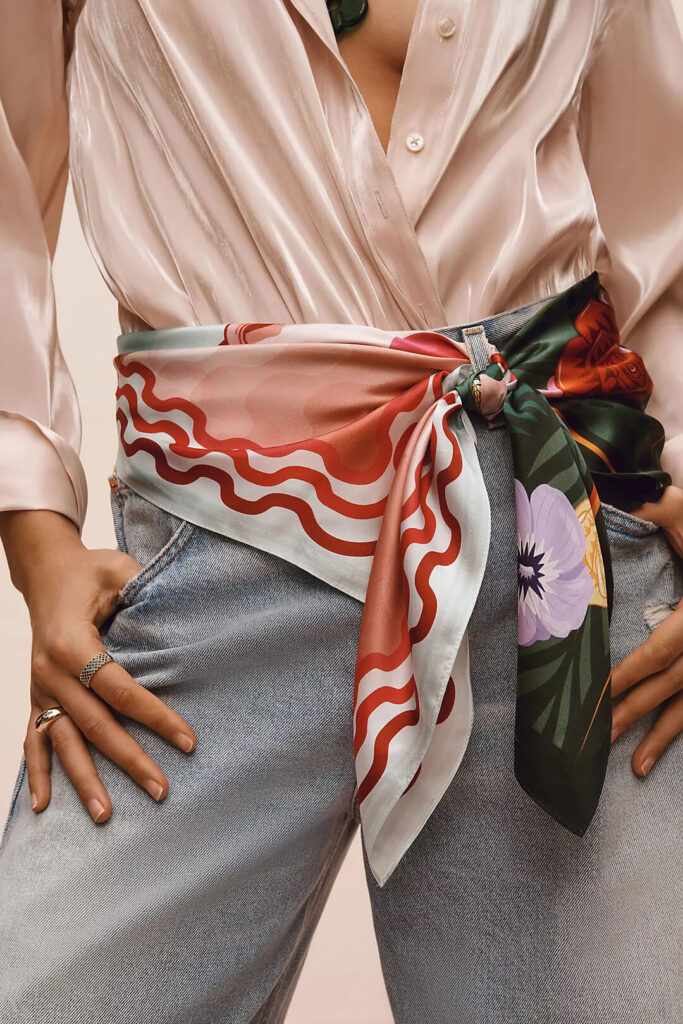 how to wear a summer scarf