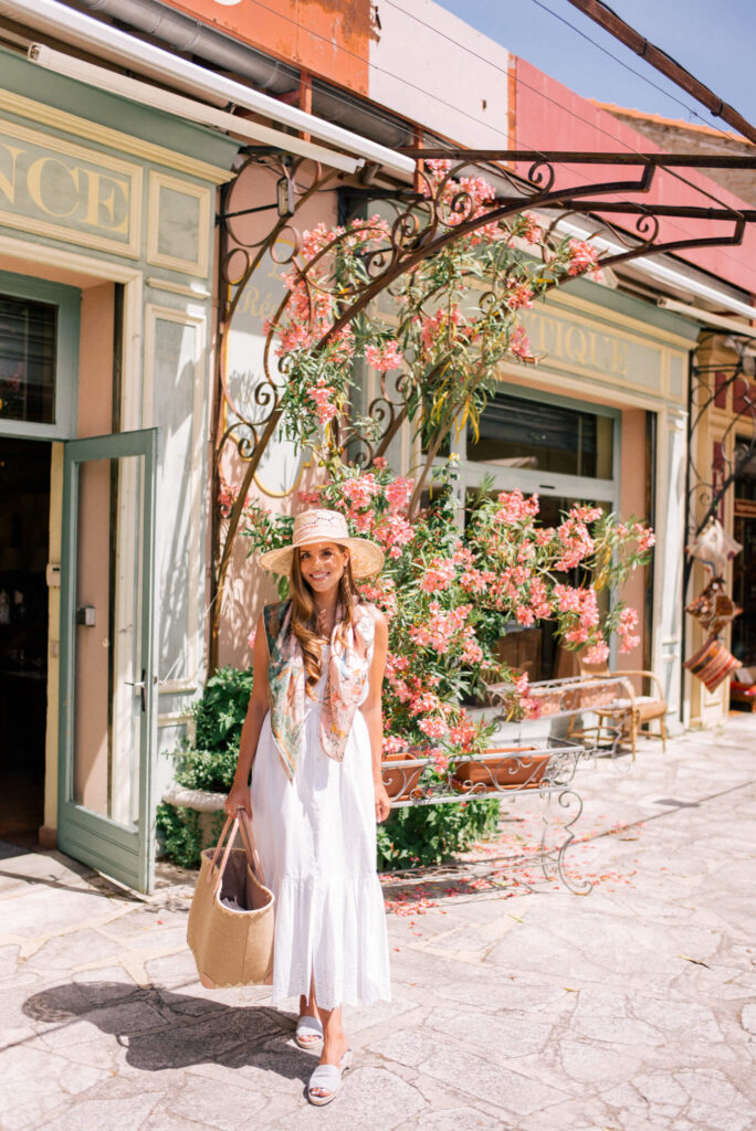 how to wear a summer scarf