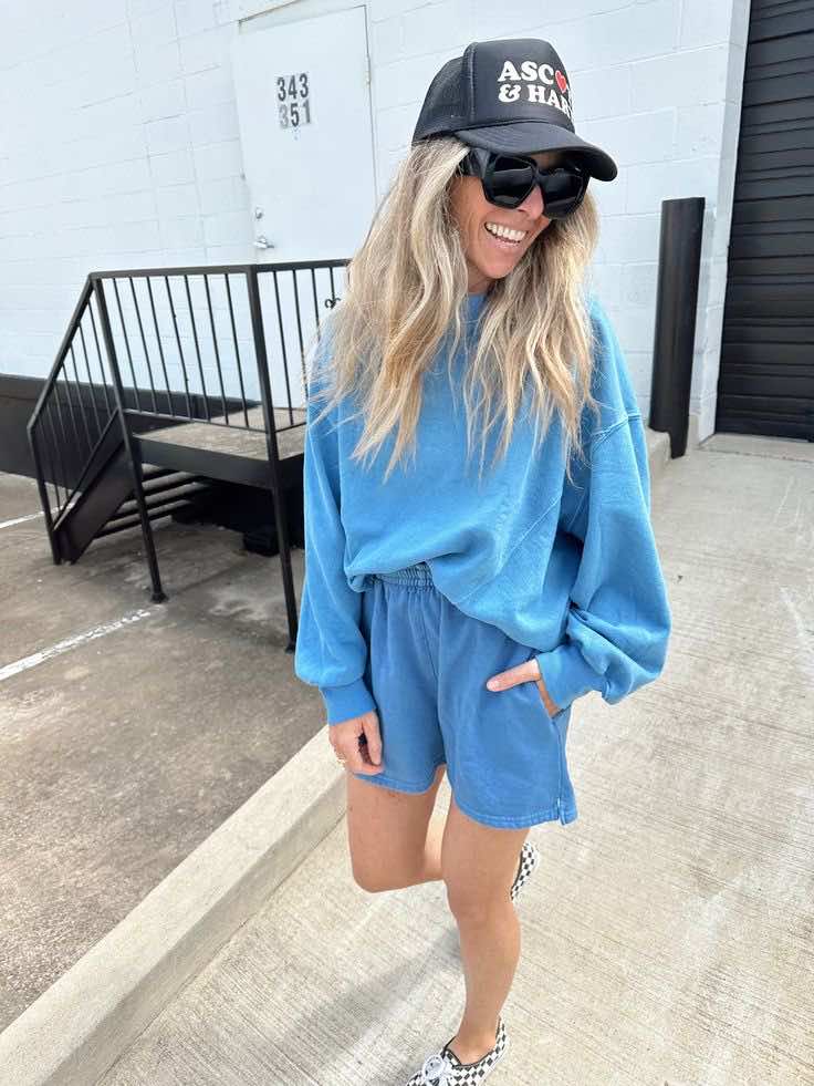cute ways to wear sweatshorts