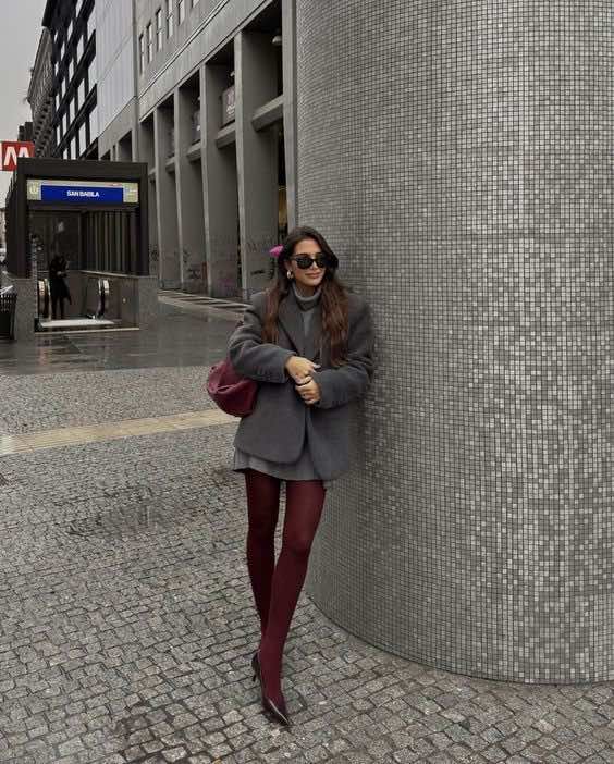 how to wear burgundy tights