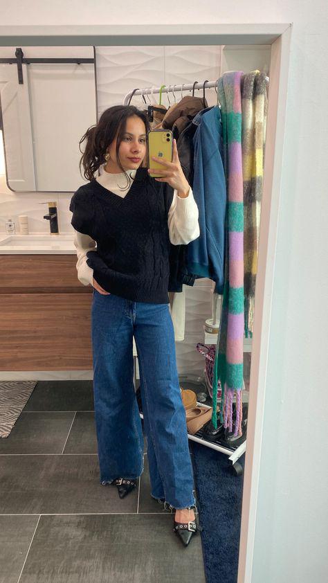 trendy ways to wear wide leg jeans 