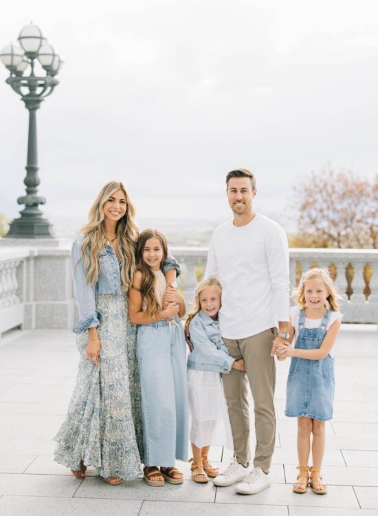 spring family photoshoot ideas